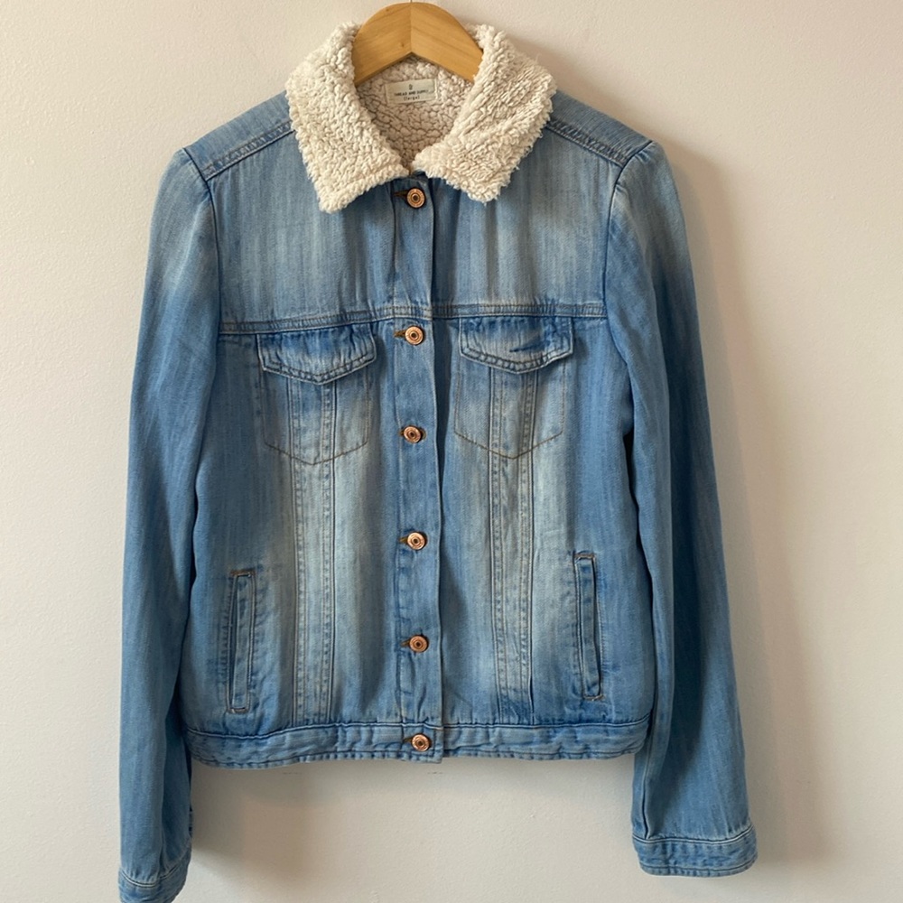Thread And Supply Denim Jacket Size Large